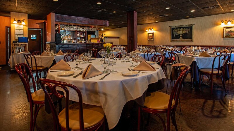 Dining room with focus on round table